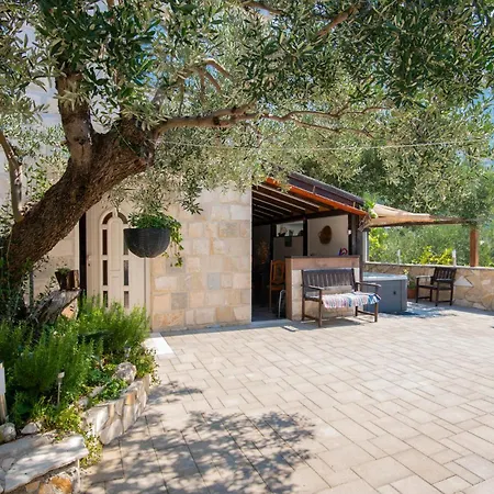 Beautiful In With Kitchen Makarska